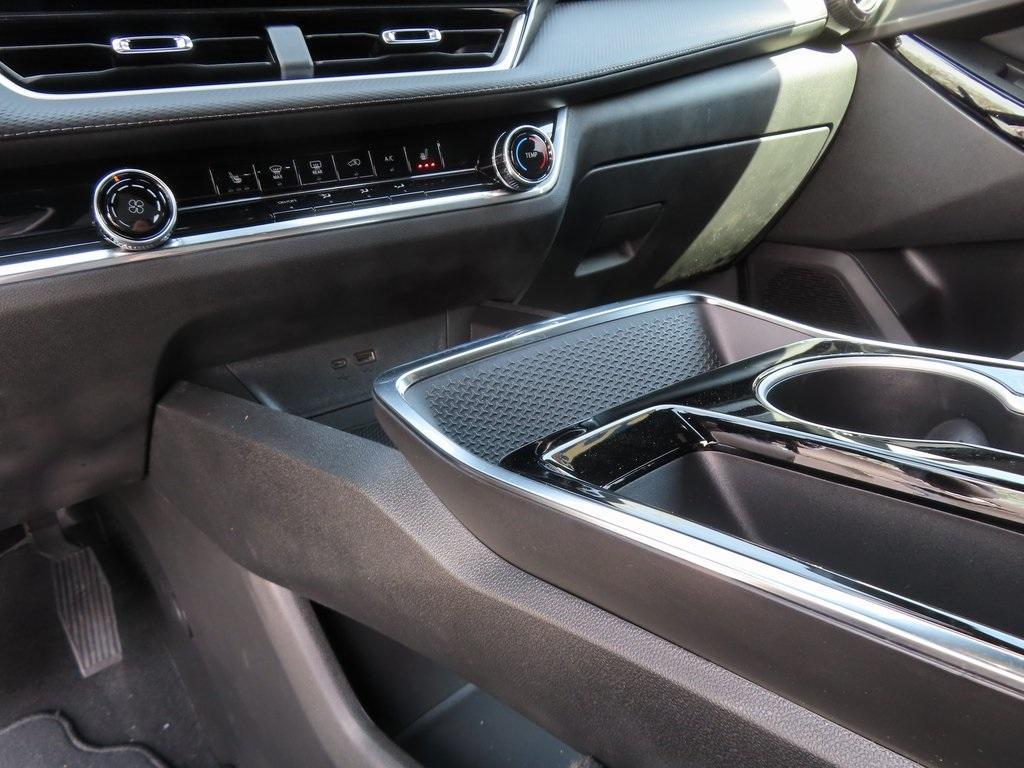 new 2025 Chevrolet Equinox car, priced at $31,675