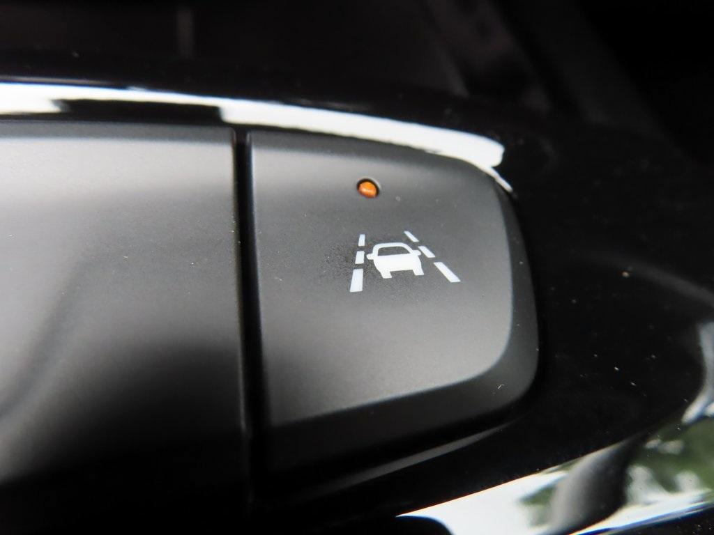new 2025 Chevrolet Trax car, priced at $24,720