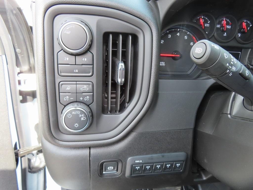 new 2025 Chevrolet Silverado 3500 car, priced at $66,916