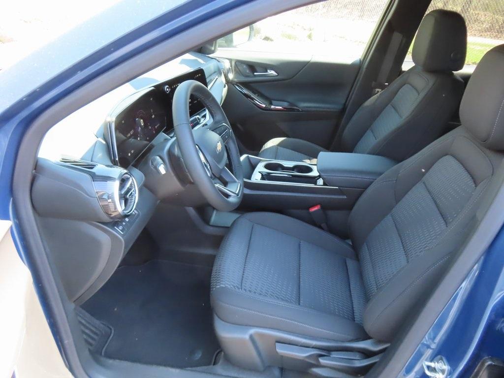 new 2025 Chevrolet Equinox car, priced at $29,695