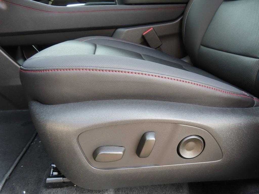 new 2025 Chevrolet Traverse car, priced at $55,705
