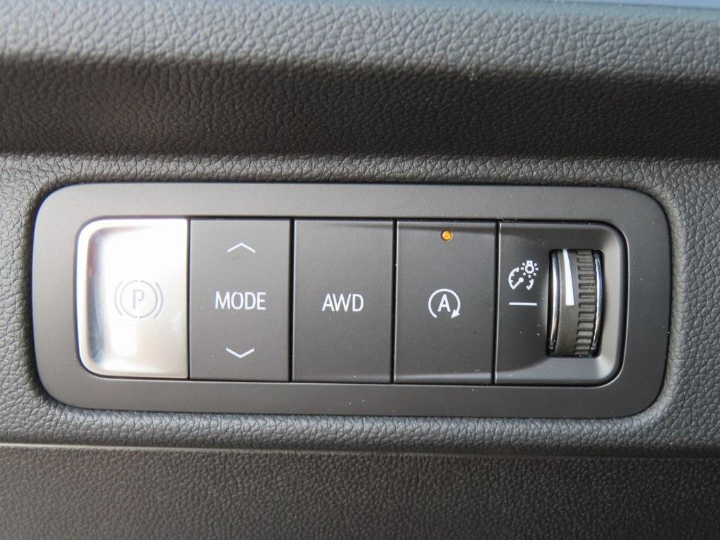 new 2025 Chevrolet Traverse car, priced at $55,705