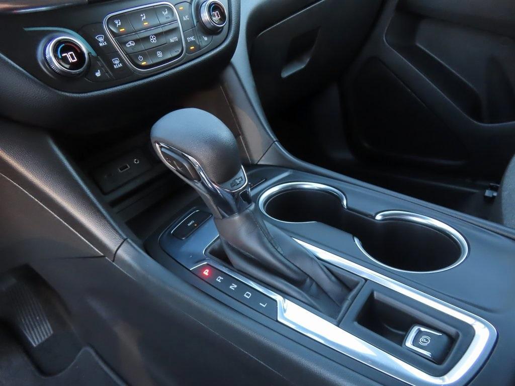 used 2024 Chevrolet Equinox car, priced at $23,546