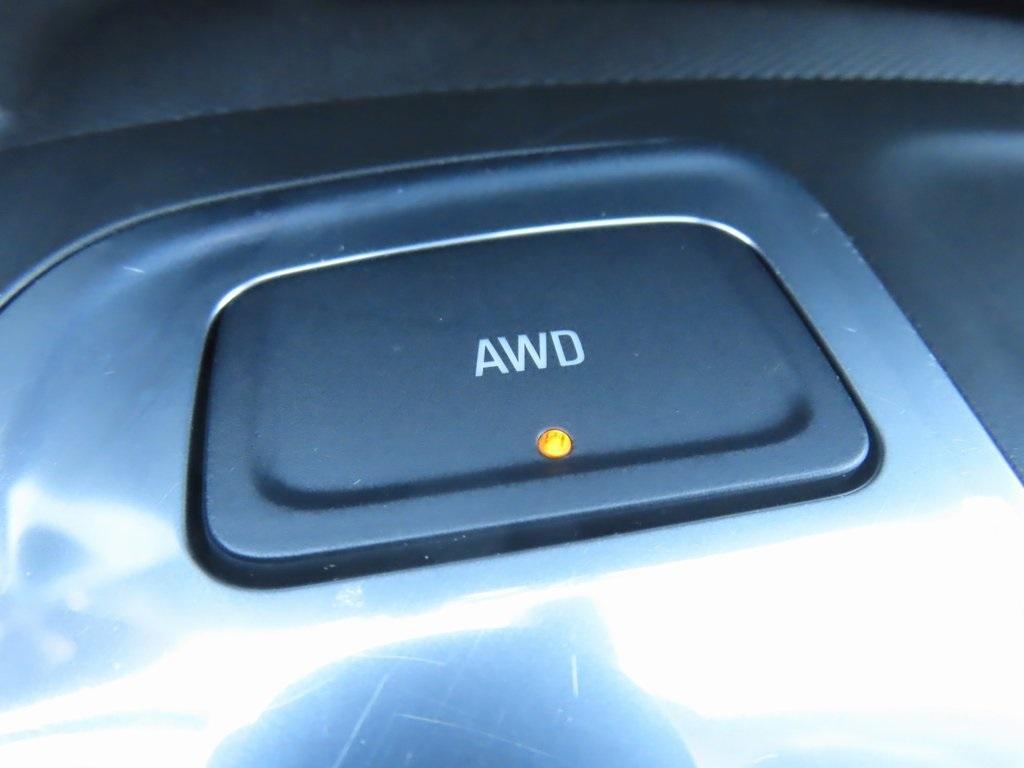 used 2024 Chevrolet Equinox car, priced at $23,546