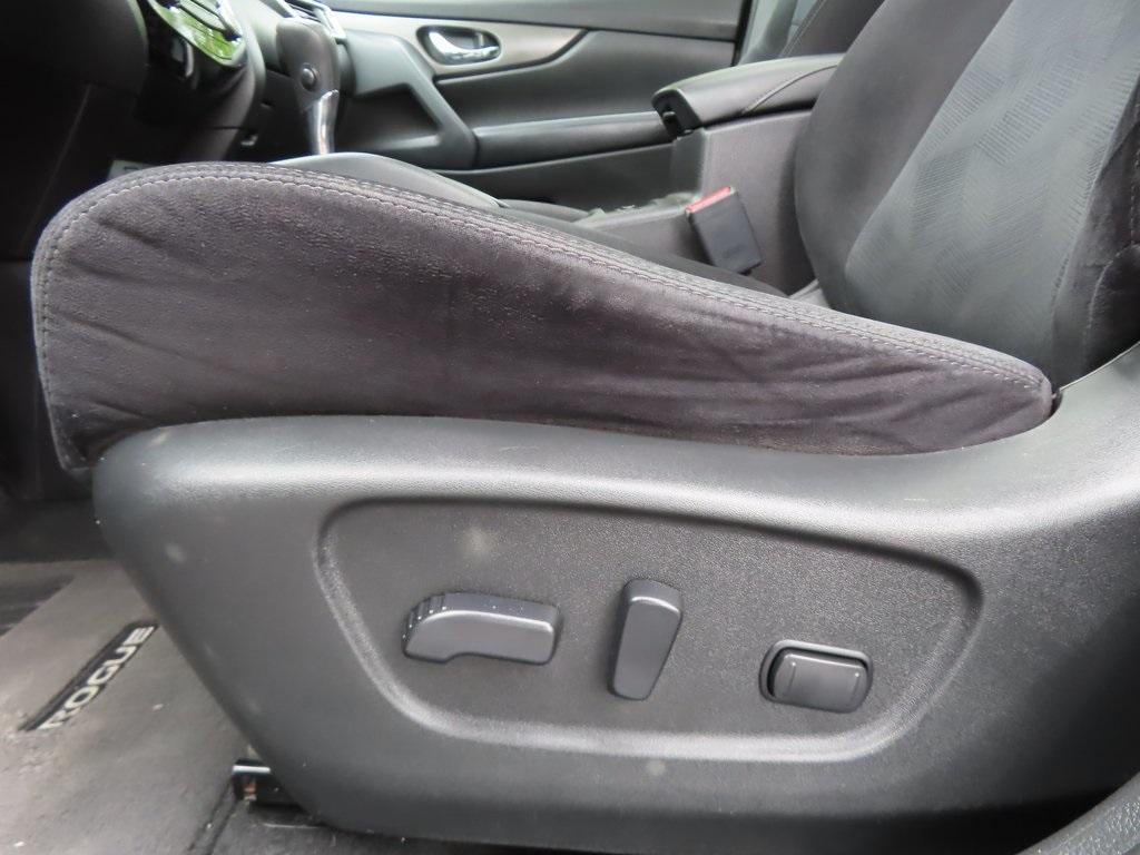 used 2015 Nissan Rogue car, priced at $9,375