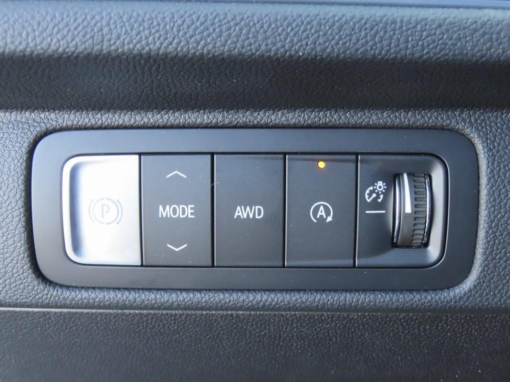 new 2026 Chevrolet Traverse car, priced at $60,608