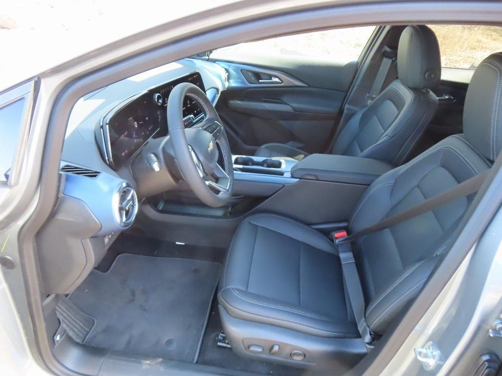 new 2025 Chevrolet Equinox EV car, priced at $41,846