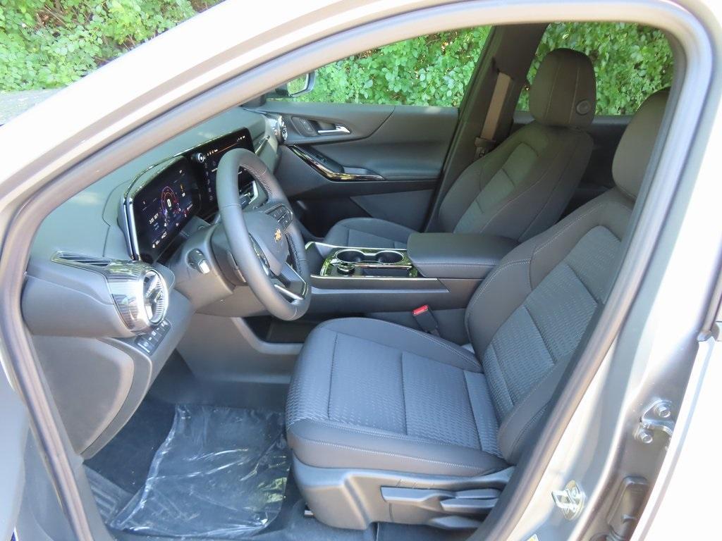 new 2026 Chevrolet Equinox car, priced at $31,997