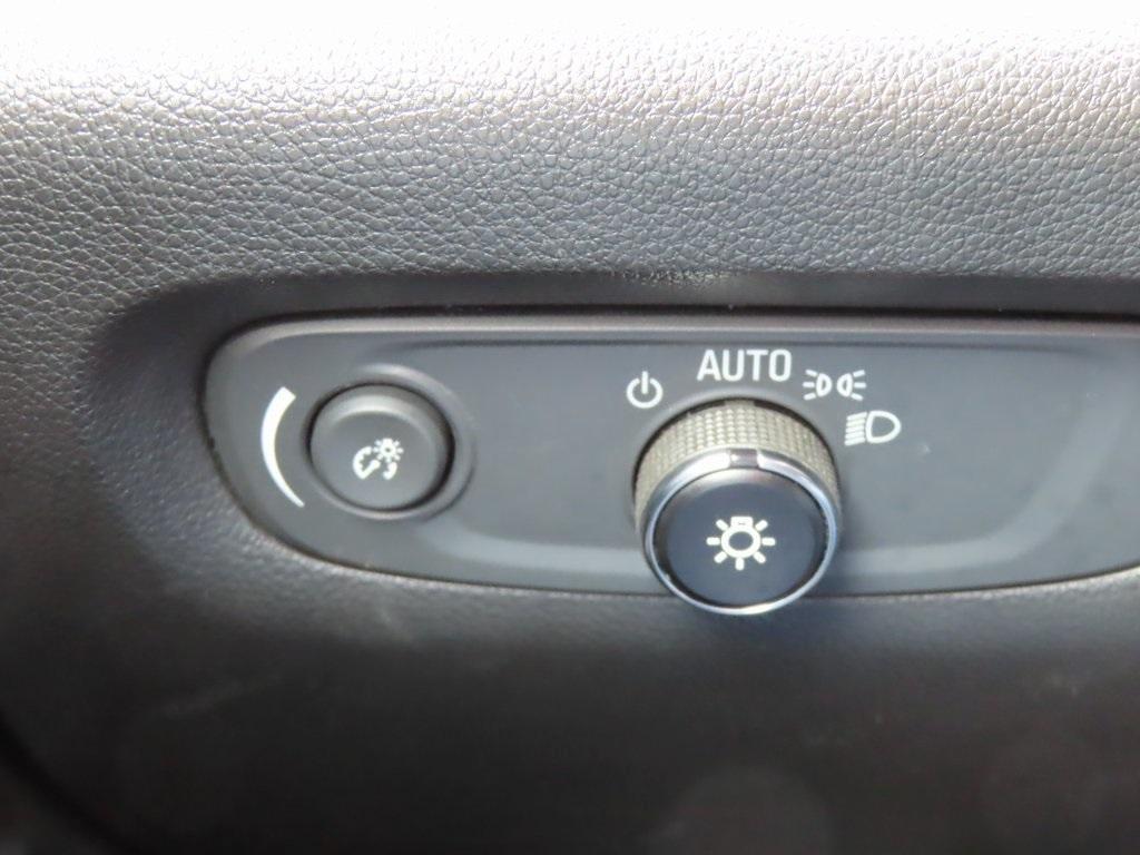 used 2023 Chevrolet Traverse car, priced at $34,208