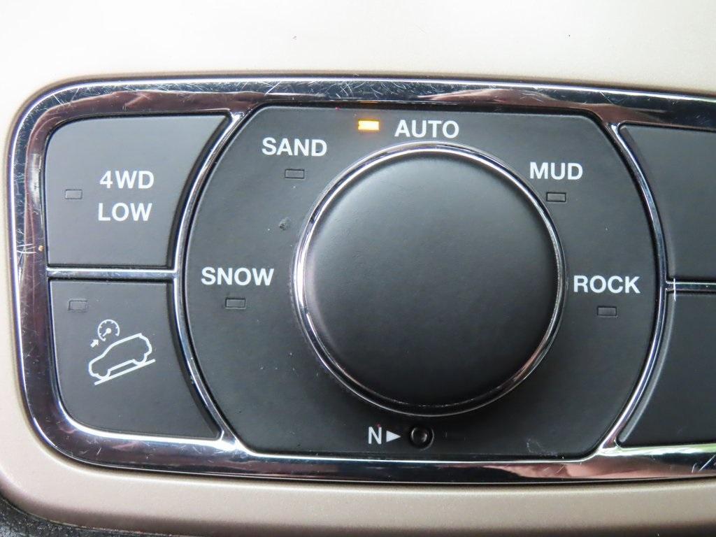 used 2017 Jeep Grand Cherokee car, priced at $14,304