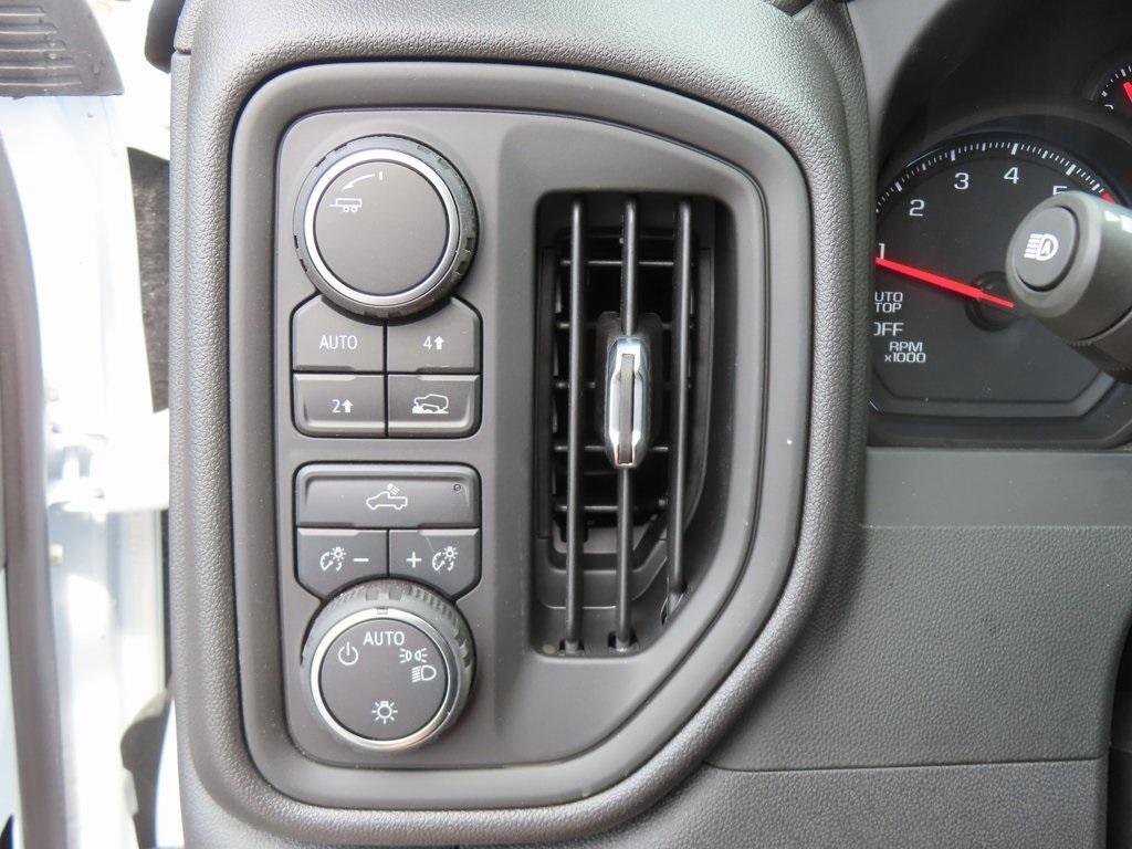new 2025 Chevrolet Silverado 1500 car, priced at $40,301