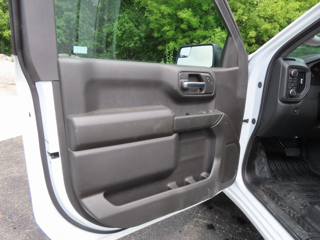 new 2025 Chevrolet Silverado 1500 car, priced at $40,301