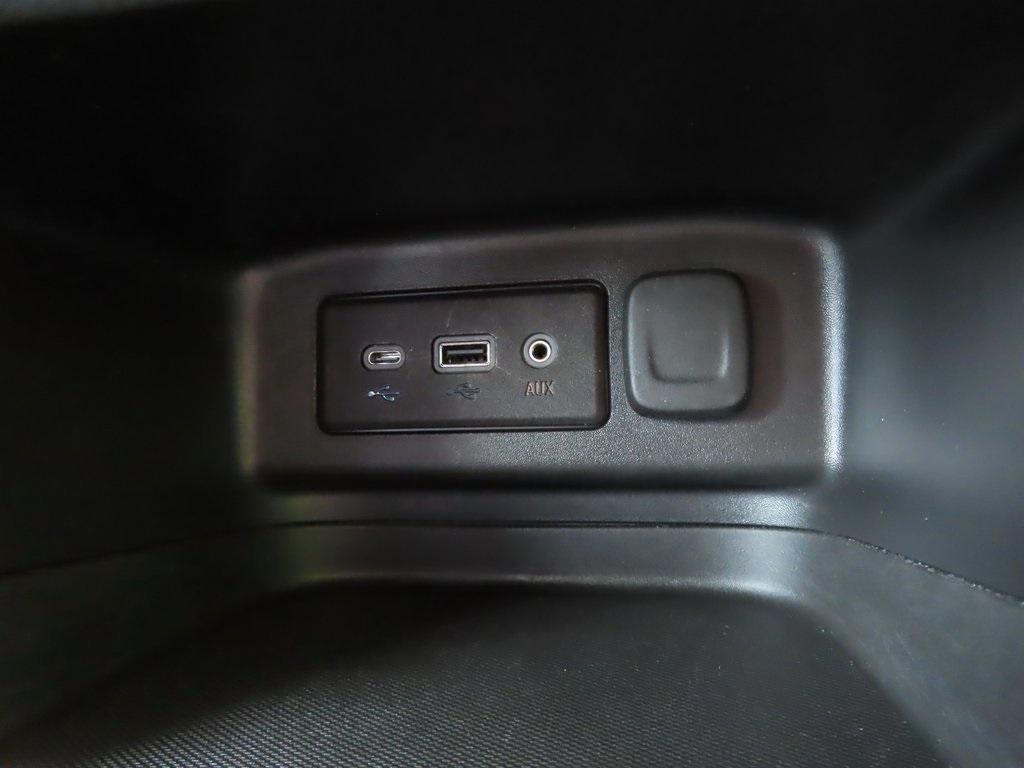 used 2022 Chevrolet Equinox car, priced at $23,422