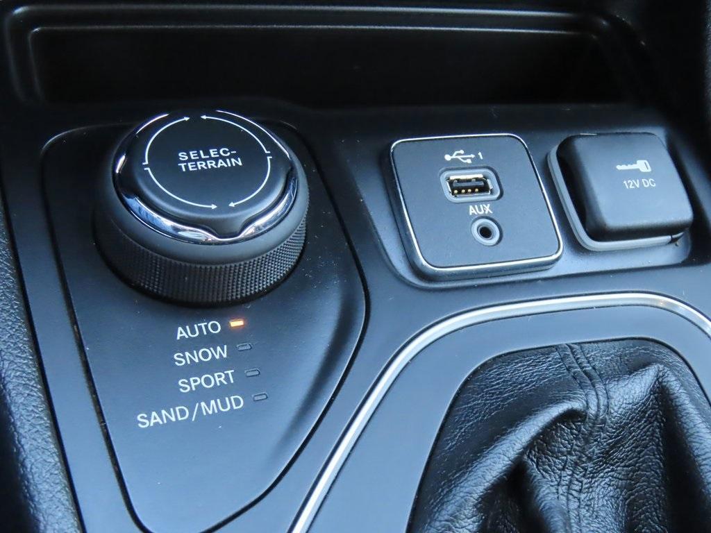 used 2021 Jeep Cherokee car, priced at $18,754