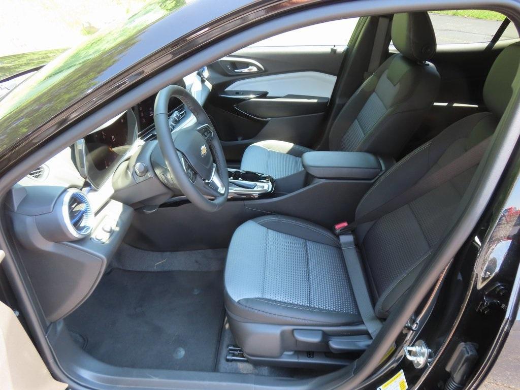 new 2025 Chevrolet Trax car, priced at $24,466