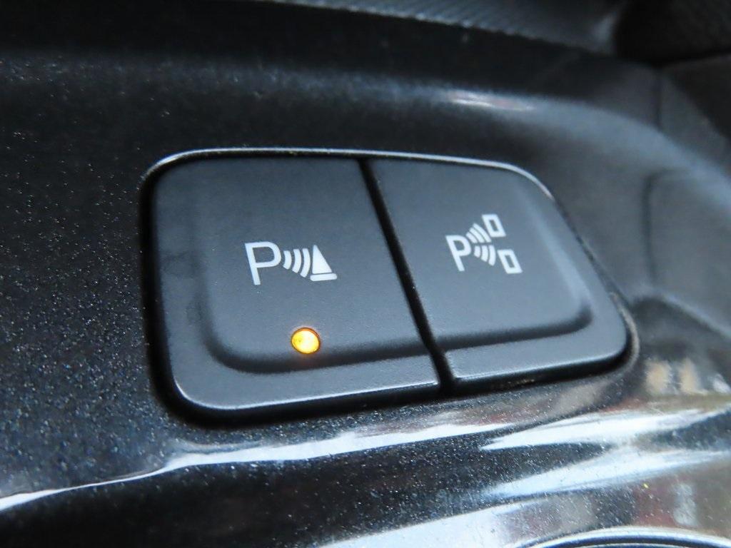 used 2023 Chevrolet Equinox car, priced at $21,910