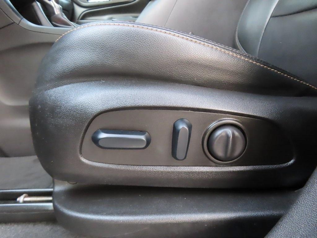 used 2023 Chevrolet Equinox car, priced at $21,910