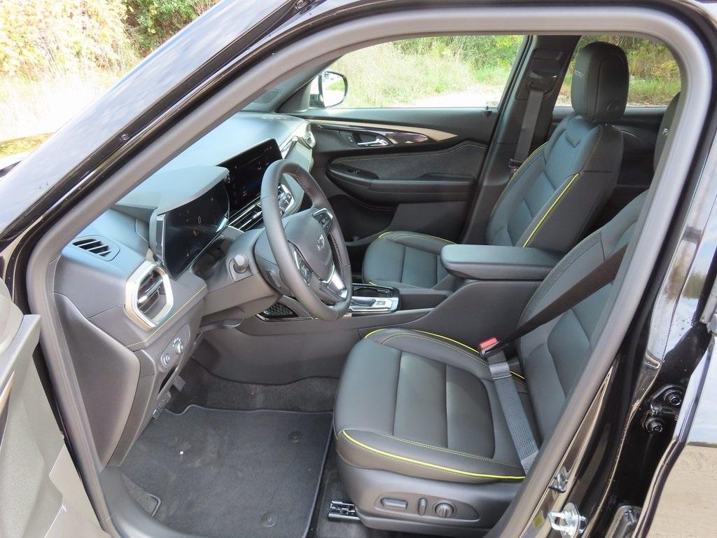 new 2025 Chevrolet TrailBlazer car, priced at $30,476