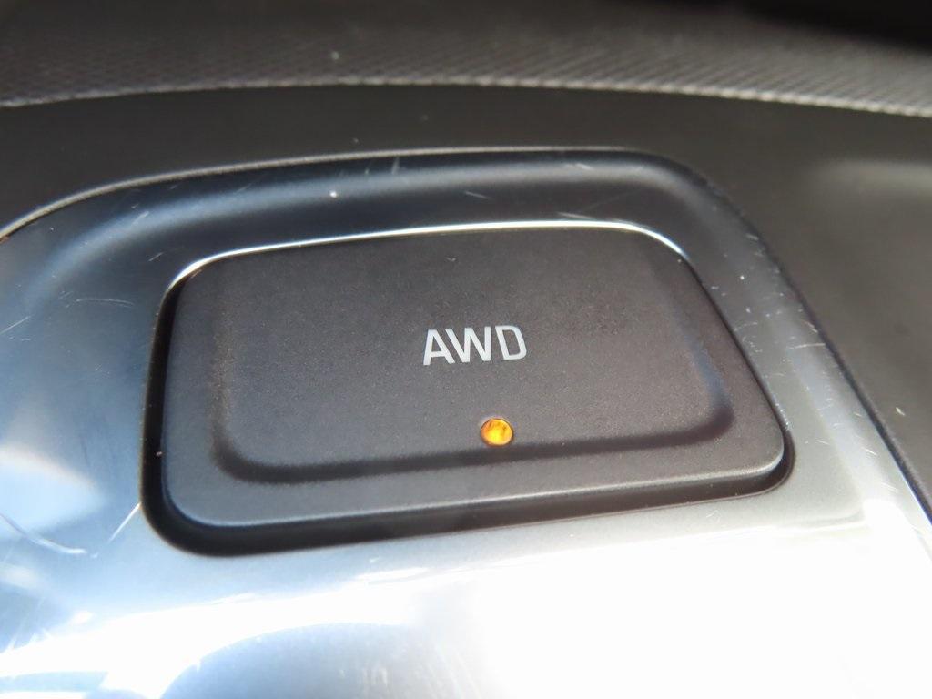 used 2024 Chevrolet Equinox car, priced at $23,200