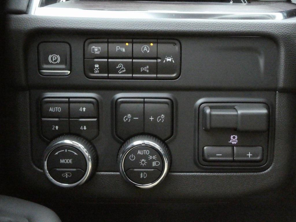 new 2025 Chevrolet Suburban car, priced at $82,175