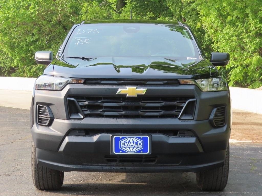 new 2025 Chevrolet Colorado car, priced at $33,826
