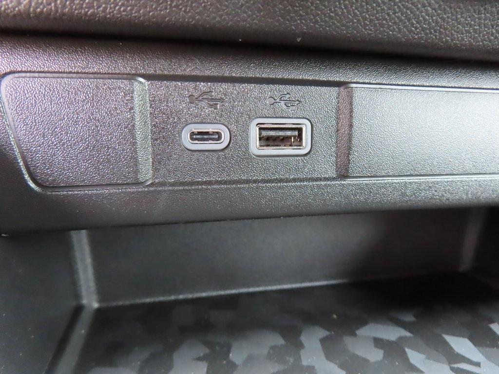 new 2025 Chevrolet Colorado car, priced at $33,826