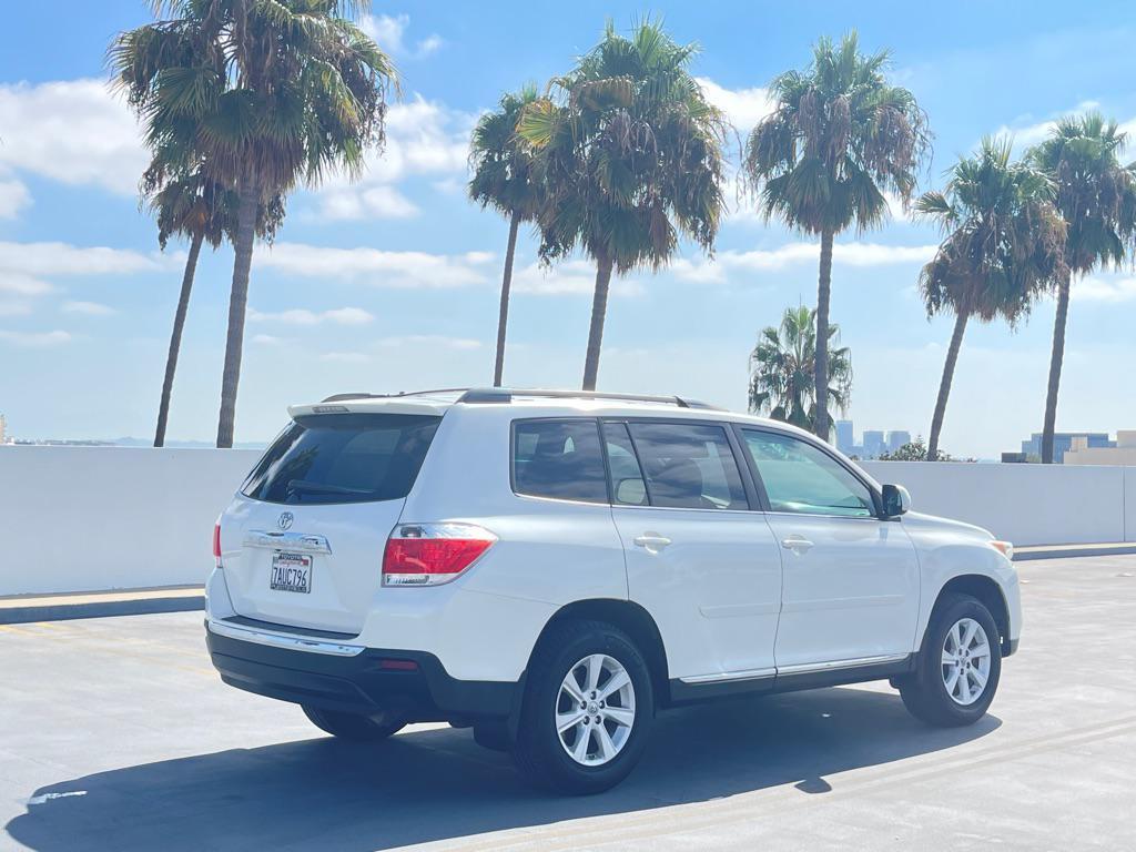 used 2013 Toyota Highlander car, priced at $10,999