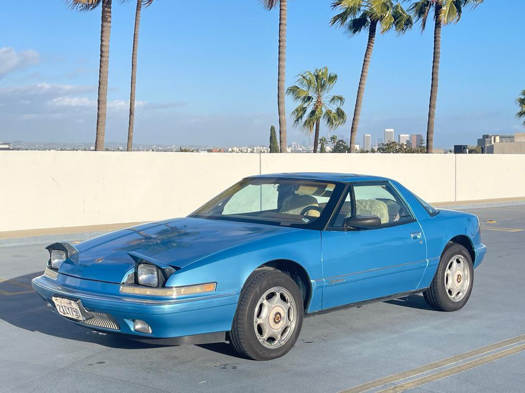 used 1991 Buick Reatta car, priced at $2,999