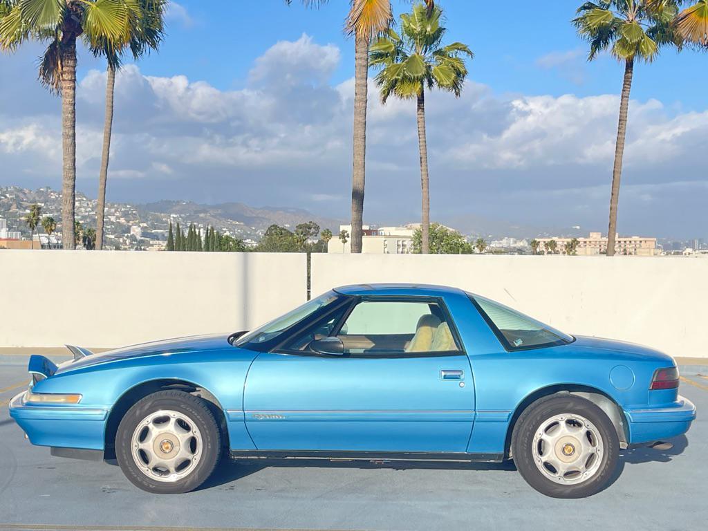 used 1991 Buick Reatta car, priced at $2,999