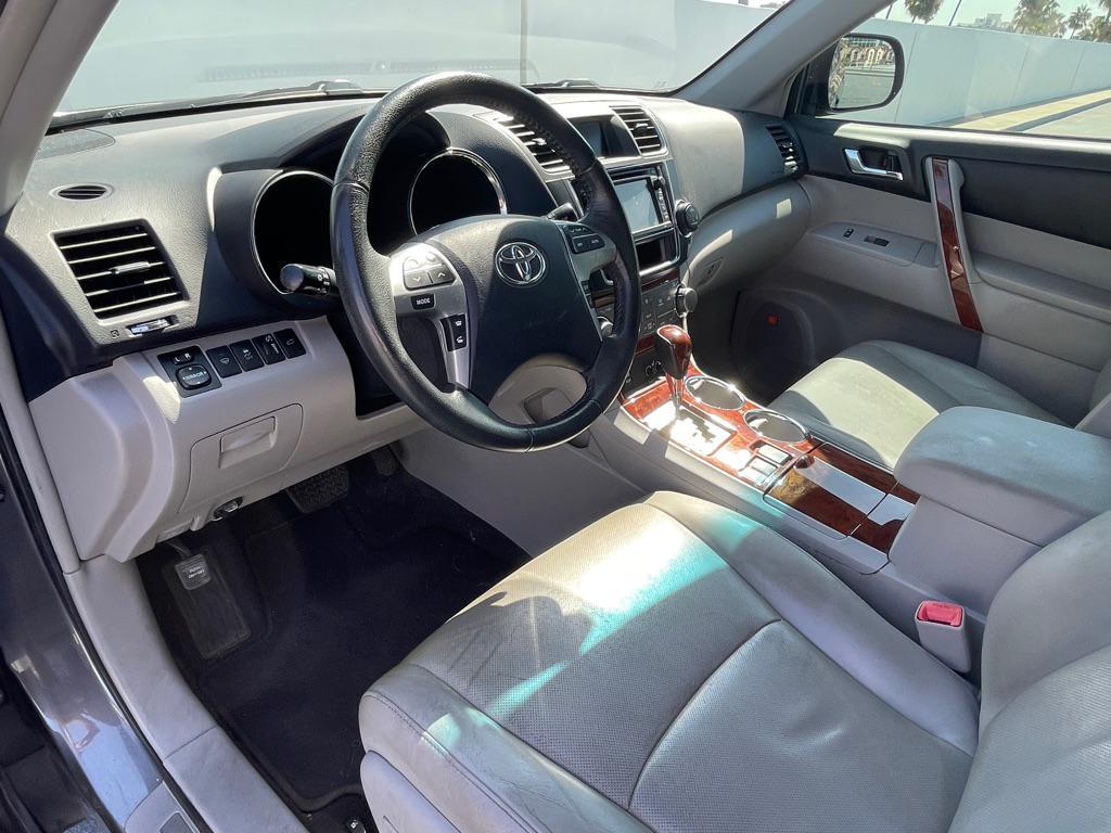 used 2013 Toyota Highlander car, priced at $13,999