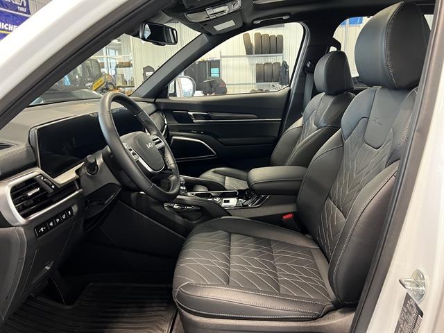 used 2025 Kia Telluride car, priced at $44,000