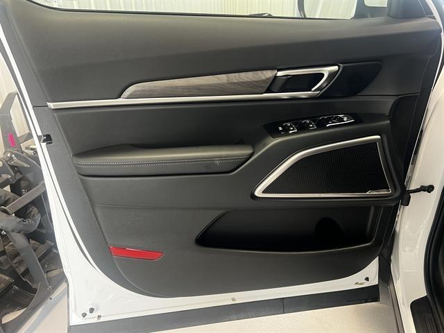 used 2025 Kia Telluride car, priced at $44,000