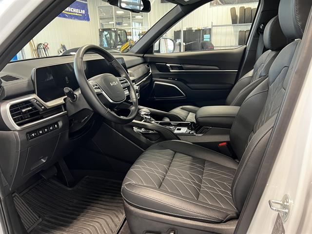 used 2025 Kia Telluride car, priced at $44,000