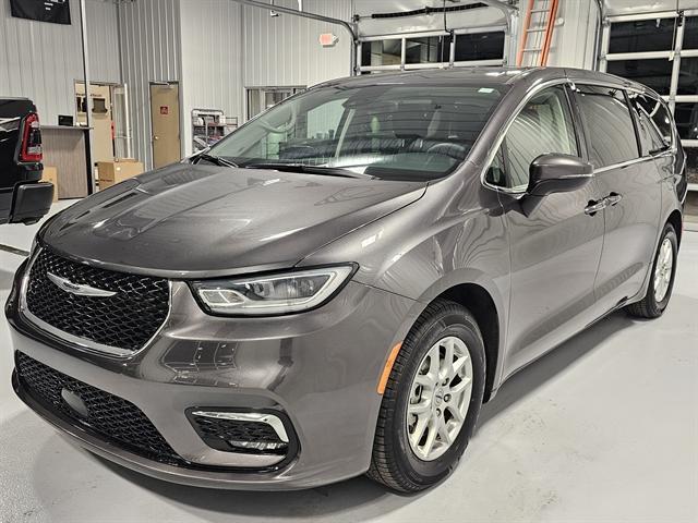 used 2023 Chrysler Pacifica car, priced at $26,000