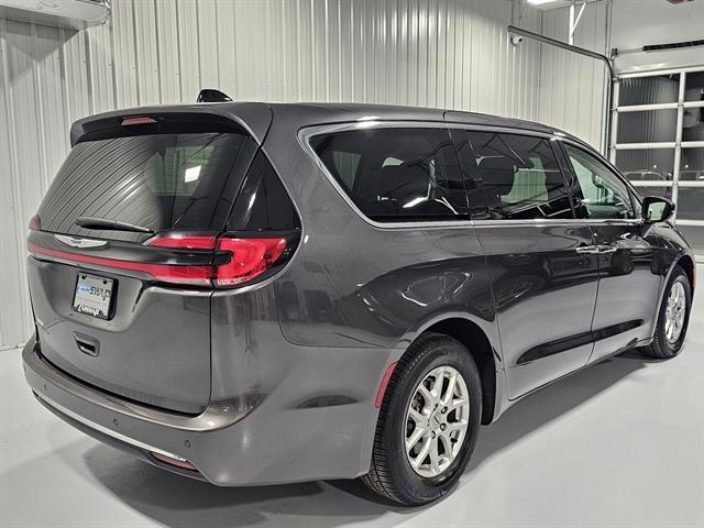 used 2023 Chrysler Pacifica car, priced at $26,000