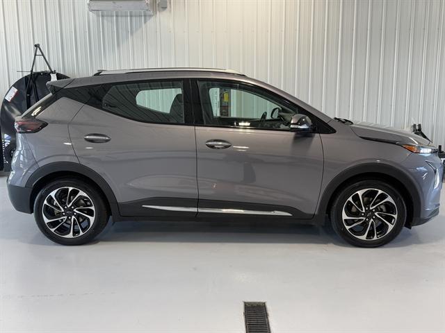 used 2022 Chevrolet Bolt EUV car, priced at $18,000