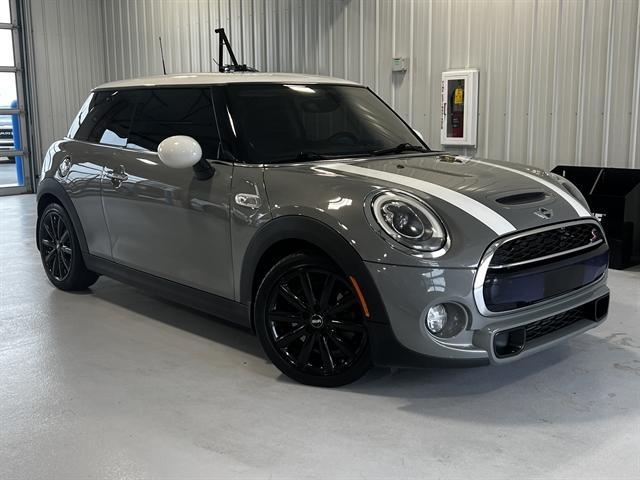used 2017 MINI Hardtop car, priced at $12,000