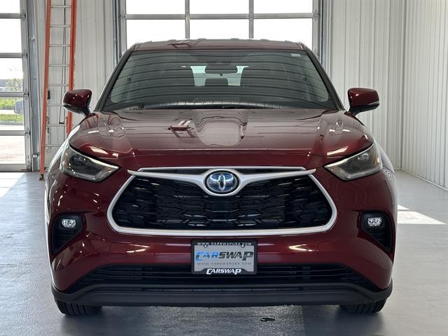 used 2021 Toyota Highlander Hybrid car, priced at $32,000