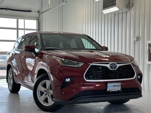 used 2021 Toyota Highlander Hybrid car, priced at $32,000