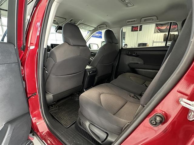 used 2021 Toyota Highlander Hybrid car, priced at $32,000