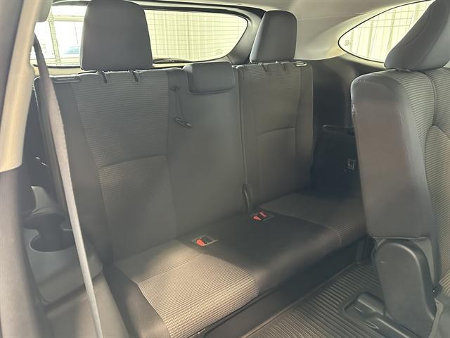 used 2021 Toyota Highlander Hybrid car, priced at $32,000