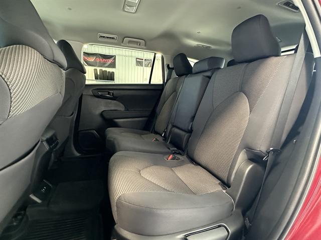 used 2021 Toyota Highlander Hybrid car, priced at $32,000