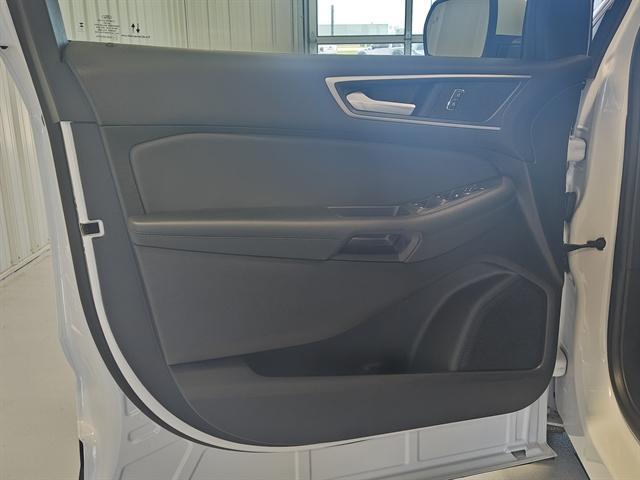 used 2024 Ford Edge car, priced at $30,000