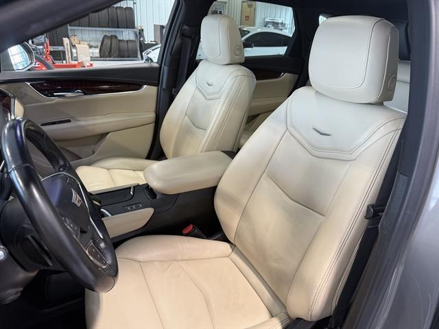 used 2019 Cadillac XT5 car, priced at $19,000