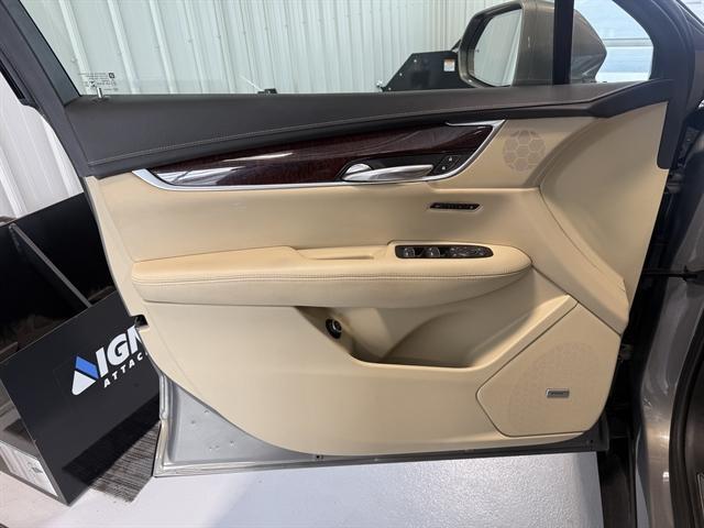 used 2019 Cadillac XT5 car, priced at $19,000