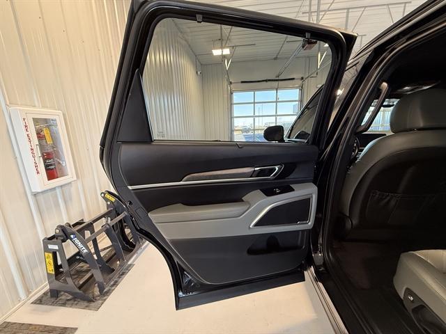 used 2023 Kia Telluride car, priced at $36,000