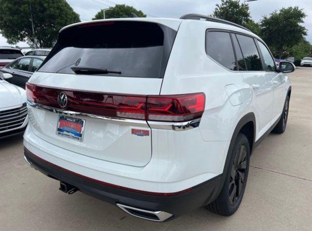 new 2024 Volkswagen Atlas car, priced at $32,072