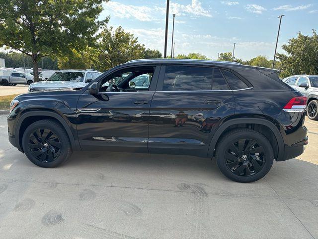 new 2025 Volkswagen Atlas Cross Sport car, priced at $45,911