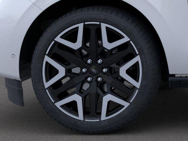 new 2025 Ford Expedition car, priced at $90,155