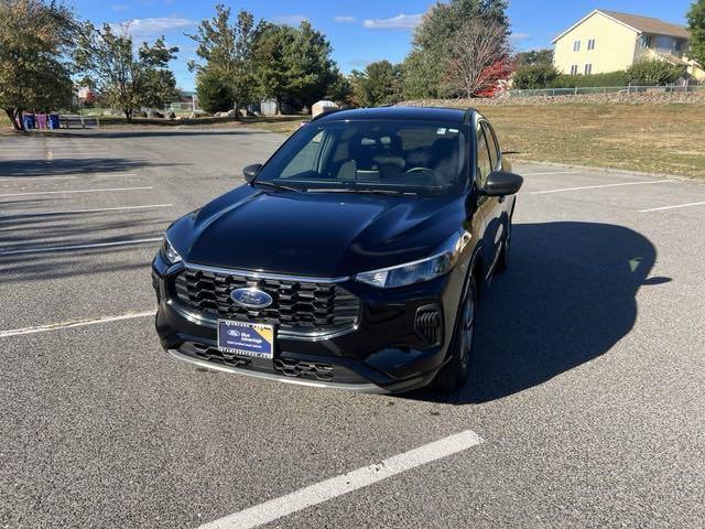 used 2023 Ford Escape car, priced at $22,999